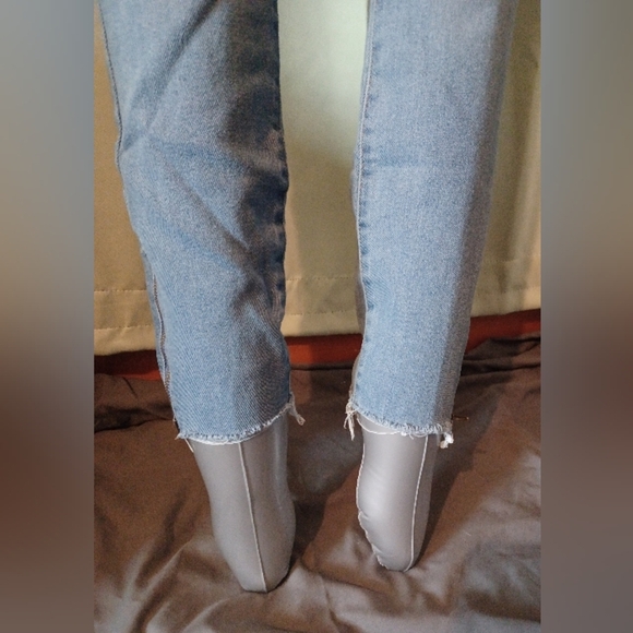 A Celebrity Pink Re-generation Hydro Jeans - Picture 6 of 8